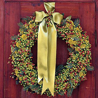 christmas-wreath-craft-decorate-green-flowers-fb.jpg